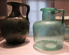 Archäologisches Museum: Krüge/ Römische Zeit