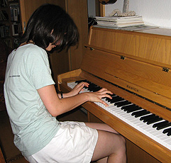 am Klavier