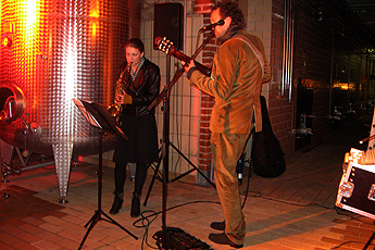 ..mit Musik