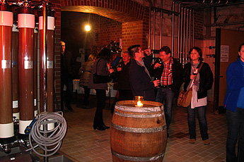Weinprobe im Keller..