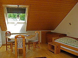 Family room for 2-4