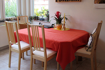 Neue Stühle für das Esszimmer der Sprachpension